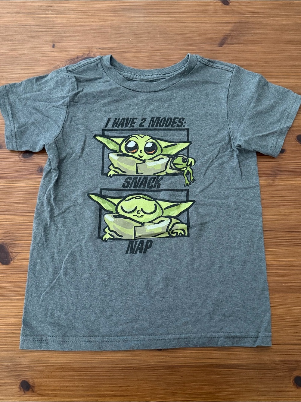 4/$13 Disney Mandalorian Grogu Shirt - Small (5/6)
